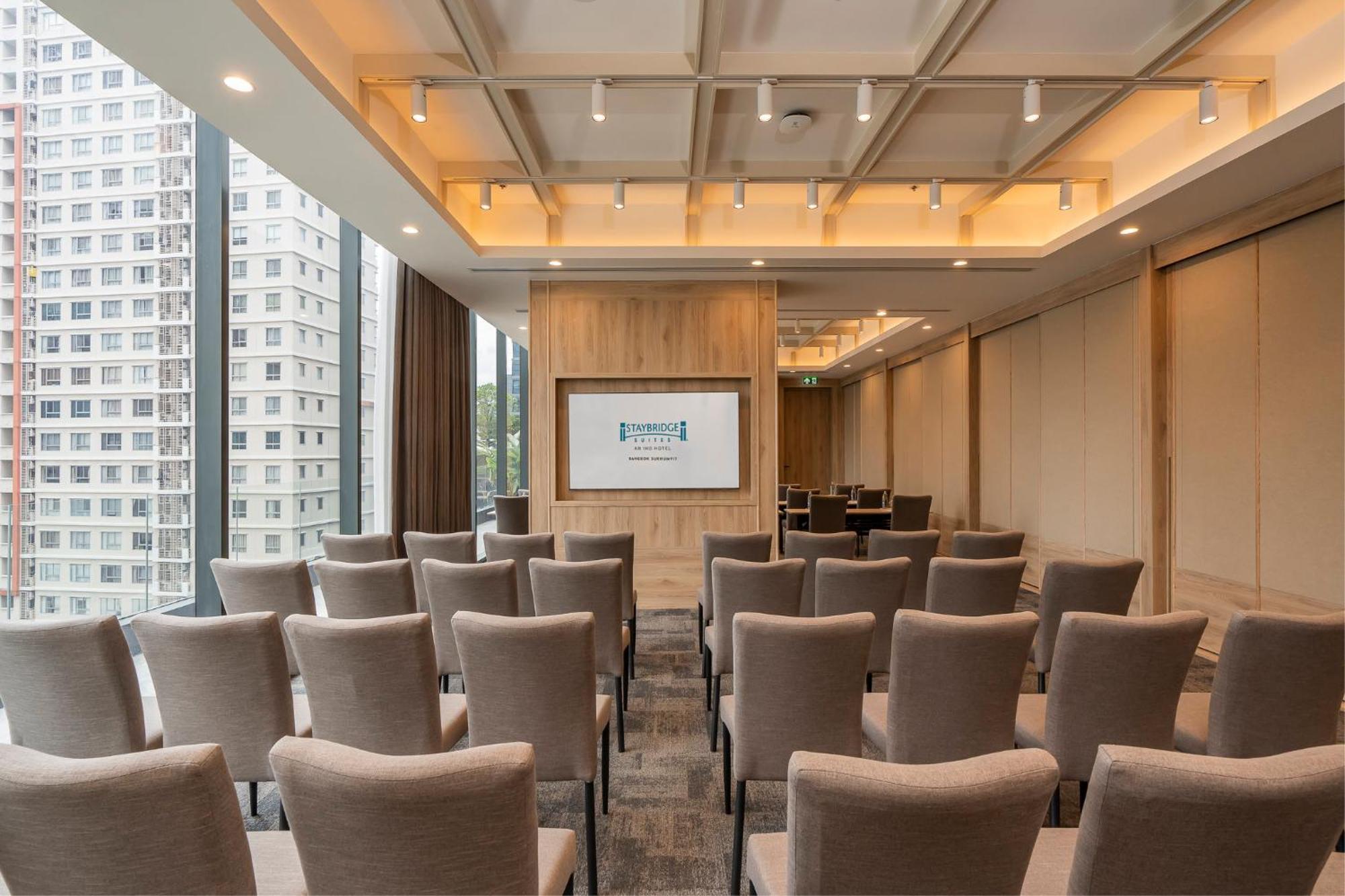 Staybridge Suites Bangkok Sukhumvit By Ihg Banguecoque Exterior foto