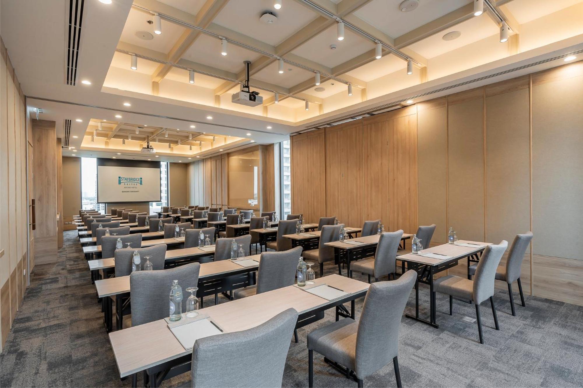 Staybridge Suites Bangkok Sukhumvit By Ihg Banguecoque Exterior foto